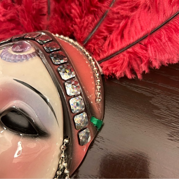 VINTAGE MASK - CLAY ART OF SAN FRANCISCO - ELEGANT BURGUNDY FEATHERS - JEWELED - Picture 4 of 7
